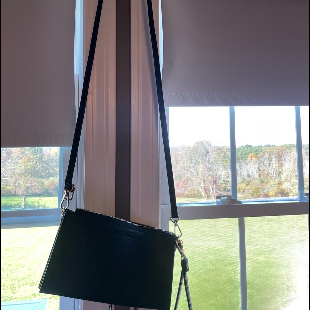 Navy blue crossbody.